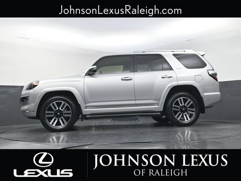 Used 2022 Toyota 4Runner Limited AWD/4WD image 22