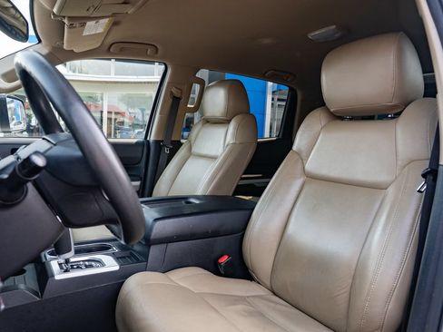 Used 2014 Toyota Tundra SR5 w/ SR5 Upgrade Package AWD/4WD image 24