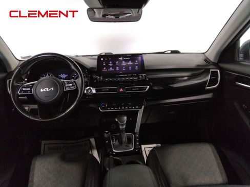 Used 2023 Kia Seltos EX image 37