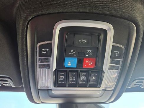 Used 2025 RAM 1500 Limited AWD/4WD image 10