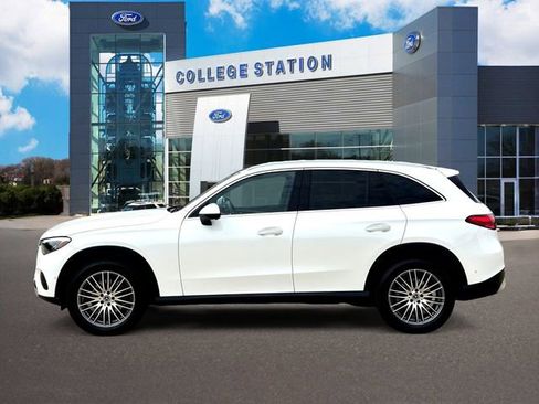 Used 2024 Mercedes-Benz GLC 300 image 3