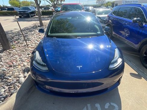 Used 2018 Tesla Model 3 AWD/4WD image 3