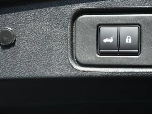 Used 2025 Nissan Pathfinder Platinum AWD/4WD image 25