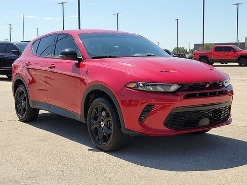 Used 2023 Dodge Hornet GT w/ GT Blacktop Package AWD/4WD image 6