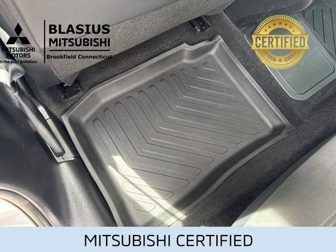 Used 2023 Mitsubishi Outlander 4WD Plug-In Hybrid image 34