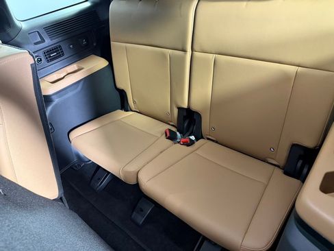 Used 2025 Hyundai Santa Fe Limited image 28