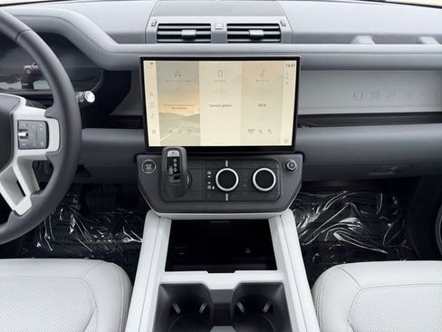 New 2026 Land Rover Defender 110 S AWD/4WD image 15