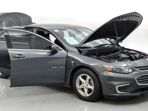 Used 2017 Chevrolet Malibu LS FWD image 9