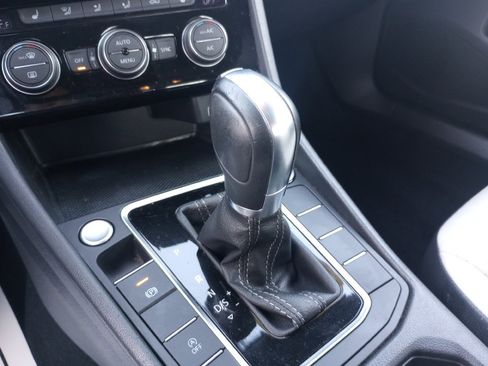 Used 2019 Volkswagen Jetta R-Line image 23