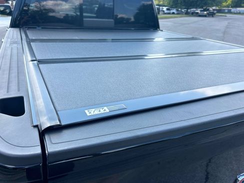 Used 2018 GMC Sierra 1500 SLT AWD/4WD image 29