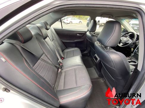 Used 2015 Toyota Camry SE FWD image 14