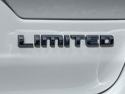 Used 2023 Jeep Grand Cherokee Limited AWD/4WD image 20