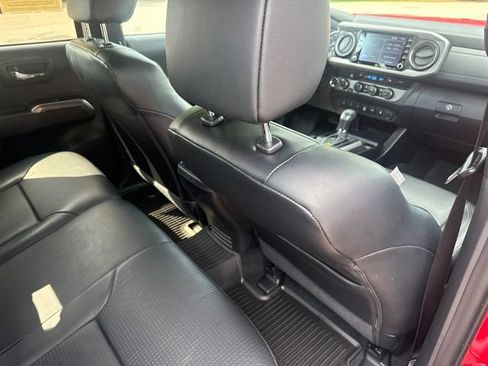Used 2020 Toyota Tacoma Limited AWD/4WD image 18