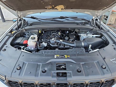 Used 2023 Jeep Grand Cherokee Altitude image 34