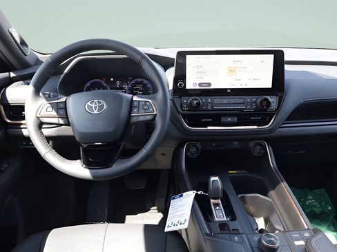 New 2026 Toyota Grand Highlander AWD Hybrid image 9