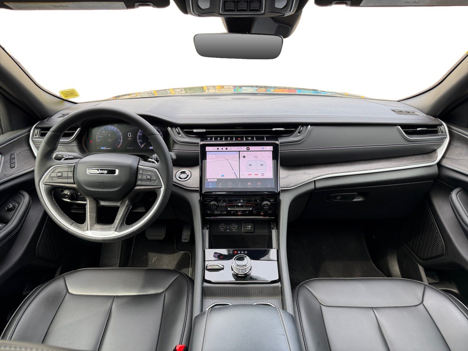 Used 2025 Jeep Grand Cherokee Limited AWD/4WD image 19