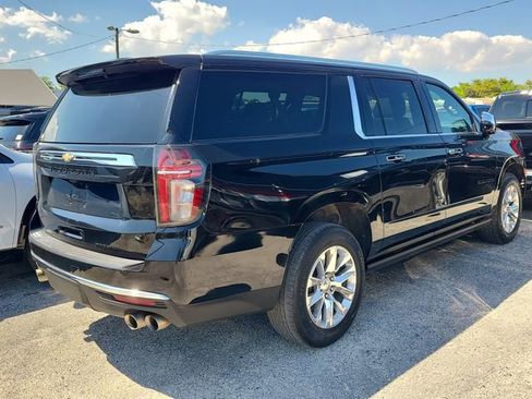 Used 2023 Chevrolet Suburban Premier w/ Premium Package 2 image 4