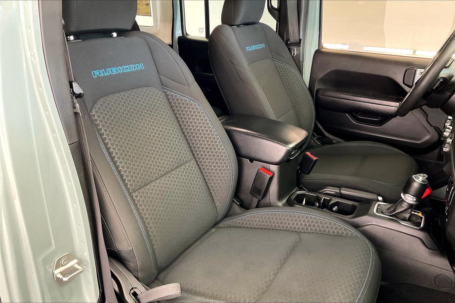 Used 2024 Jeep Wrangler Unlimited Rubicon 4xe w/ Convenience Group AWD/4WD image 6