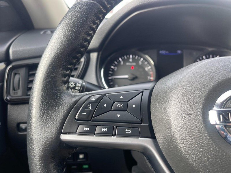 Used 2019 Nissan Rogue SV w/ Premium Package FWD image 24