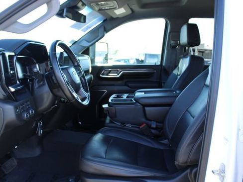 Used 2024 Chevrolet Silverado 2500 LTZ AWD/4WD image 38