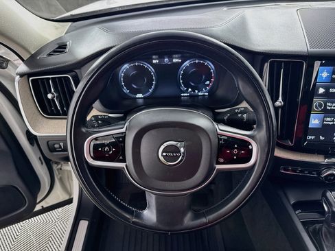 Used 2021 Volvo XC60 T5 Inscription AWD/4WD image 17