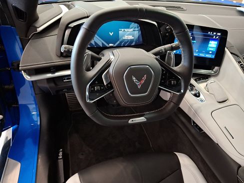 Certified 2025 Chevrolet Corvette E-Ray AWD/4WD image 11