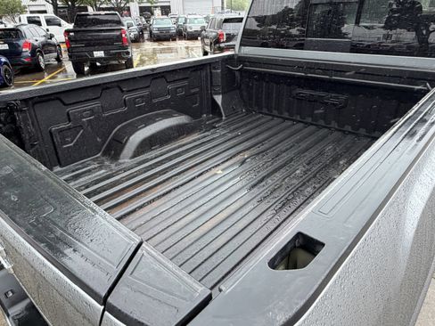 Used 2024 GMC Sierra 2500 AT4 w/ AT4 Preferred Package image 8