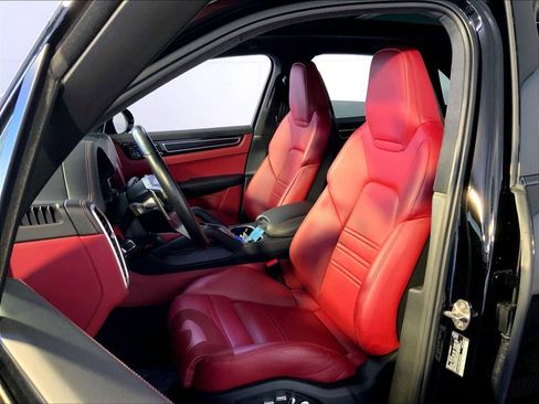 Certified 2021 Porsche Cayenne GTS AWD/4WD image 5