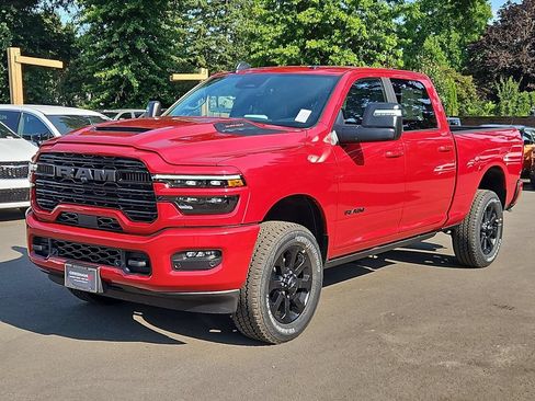 New 2026 RAM 2500 Laramie AWD/4WD image 3