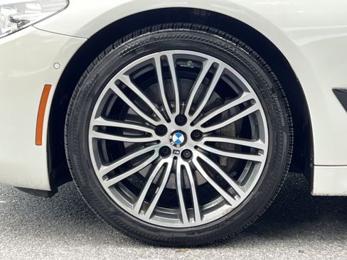 Used 2019 BMW 540i xDrive w/ M Sport Package AWD/4WD image 17