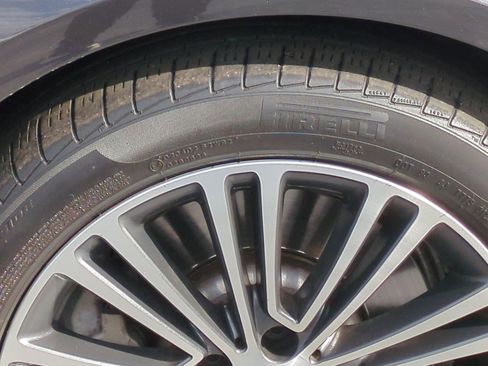 Used 2019 BMW 530e image 12