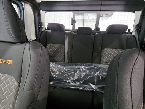 Used 2025 Jeep Gladiator Mojave w/ Convenience Group image 12