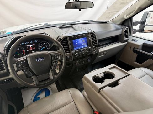 Used 2022 Ford F250 XL w/ Power Equipment Group AWD/4WD image 9