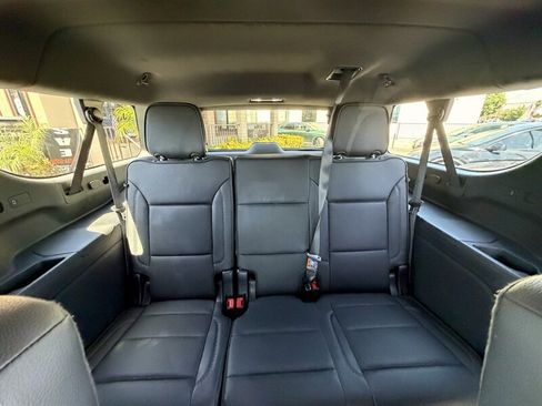 Used 2025 GMC Yukon XL Denali AWD/4WD image 55