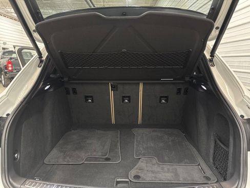 Used 2019 Porsche Macan image 32