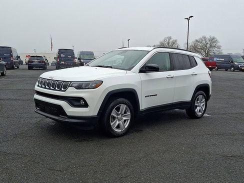 Used 2022 Jeep Compass Latitude w/ Convenience Group AWD/4WD image 6