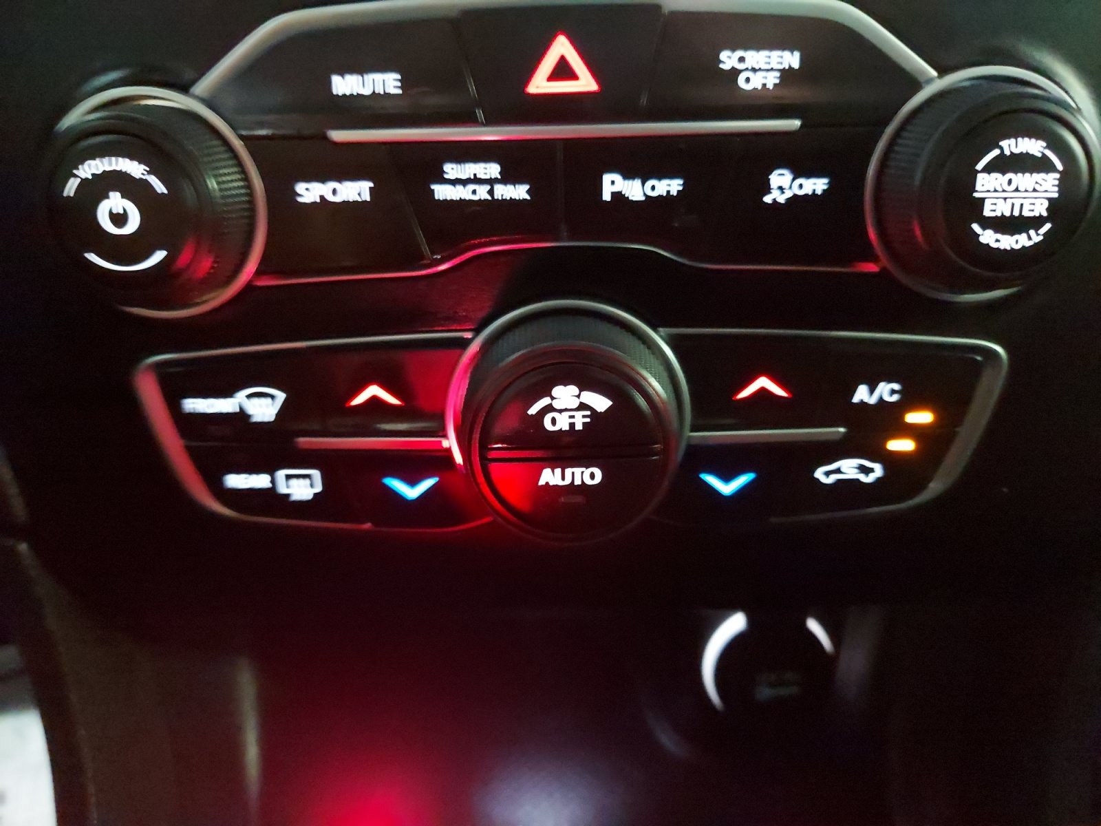 Used 2018 Dodge Charger GT w/ Navigation & Travel Group AWD/4WD image 18