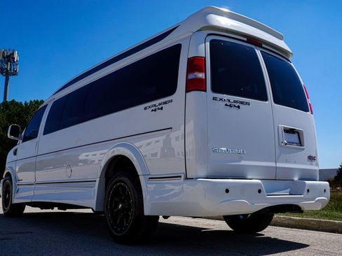 Used 2023 GMC Savana 2500 Extended image 31