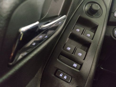 Used 2020 Chevrolet Trax Premier AWD/4WD image 27