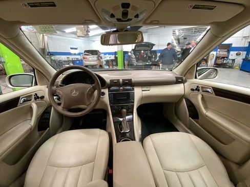 Used 2005 Mercedes-Benz C 320 4MATIC Sedan image 28