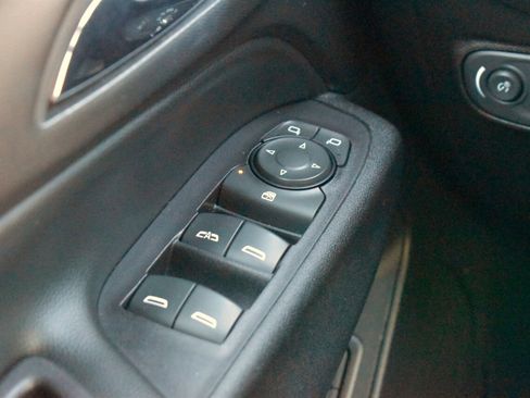 Used 2020 Chevrolet Equinox LT w/ Midnight Edition AWD/4WD image 16