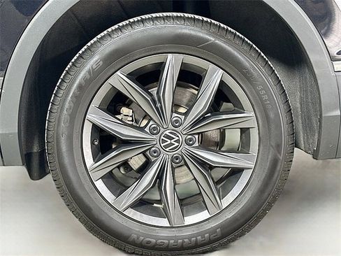 Used 2024 Volkswagen Tiguan SE image 29