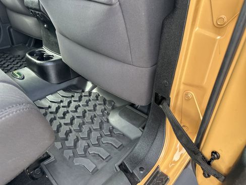 Used 2013 Jeep Wrangler Unlimited Sport AWD/4WD image 31