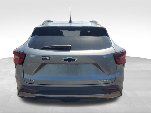 Used 2025 Chevrolet Trax ACTIV image 4