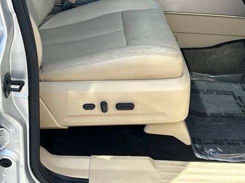 Used 2017 Ford Expedition EL Limited w/ Equipment Group 301A AWD/4WD image 38