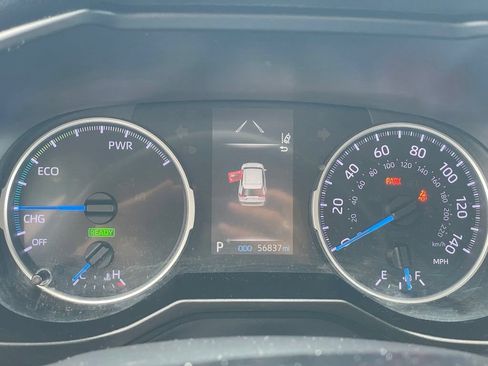 Used 2019 Toyota RAV4 LE w/ Carpet Mat Package AWD/4WD image 17