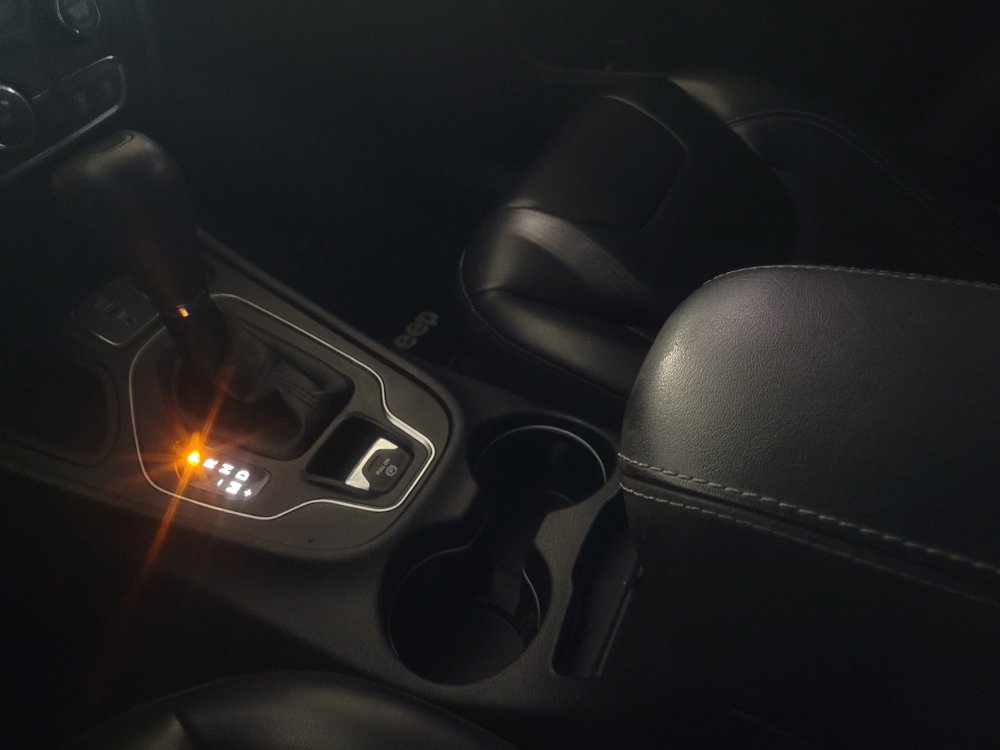 Used 2019 Jeep Cherokee Latitude Plus FWD image 26