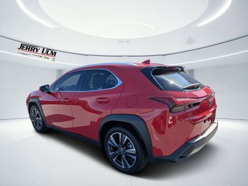 Used 2024 Lexus UX 250h FWD image 5