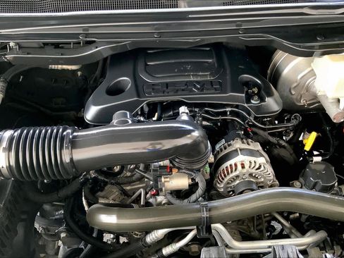 Used 2019 RAM 1500 Laramie image 31