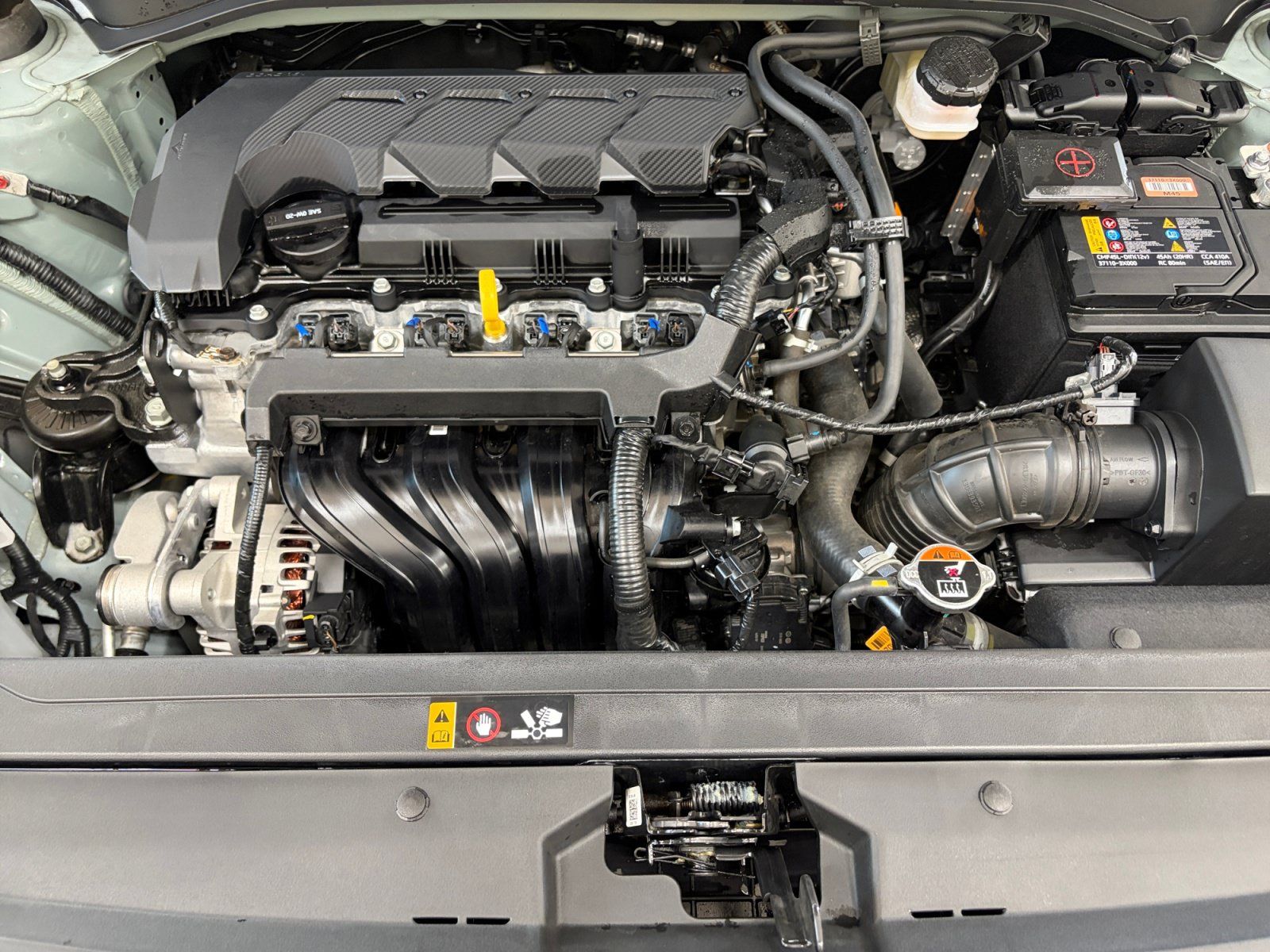 Certified 2025 Hyundai Venue SEL FWD image 20